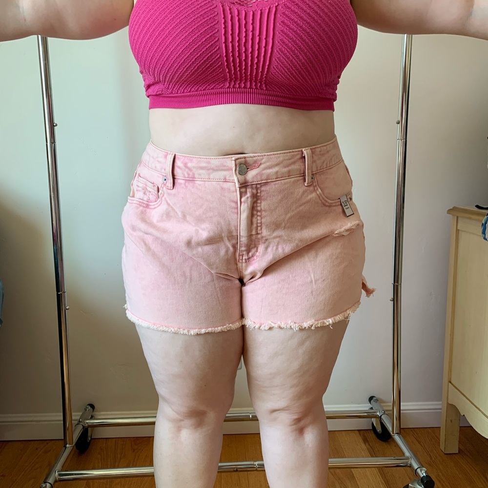 Pale pink, high rise, relaxed, fit denim shorts - size 16